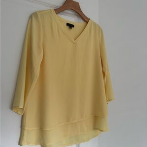 The Limited women’s soft yellow 3/4 sleeve blouse shirt top size small 4 6